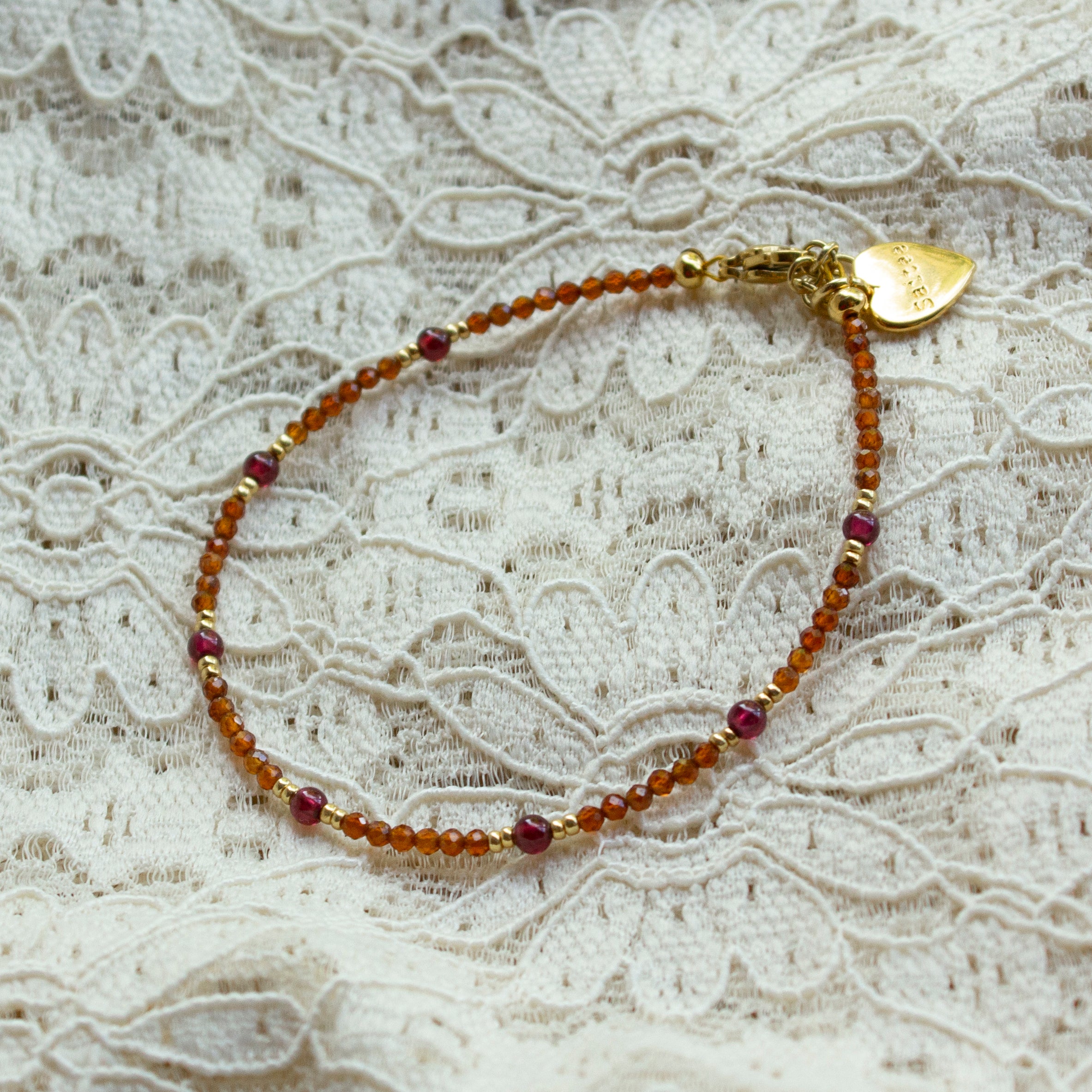 garnet limited edition armbandje