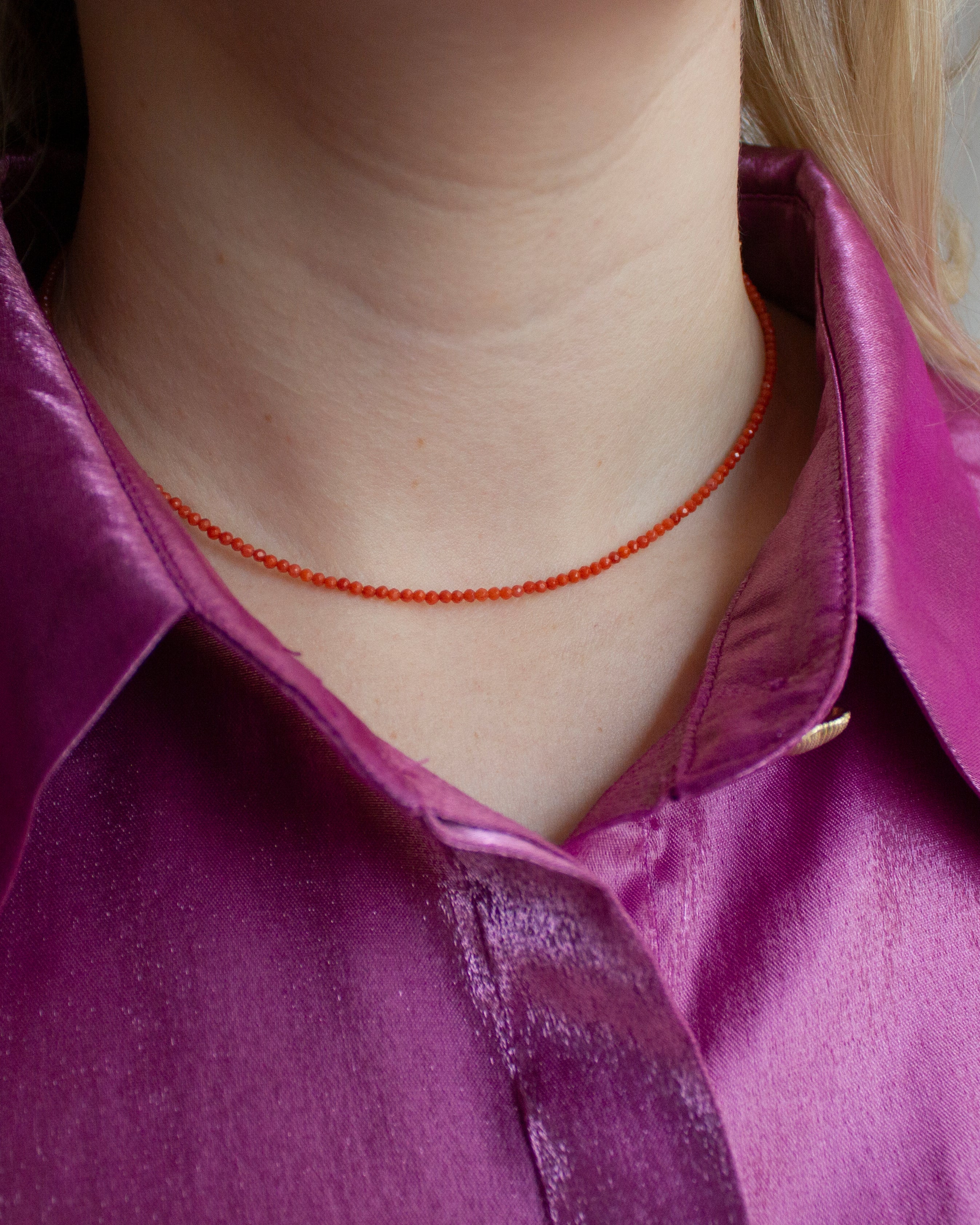 Koraal edelsteen kettinkje