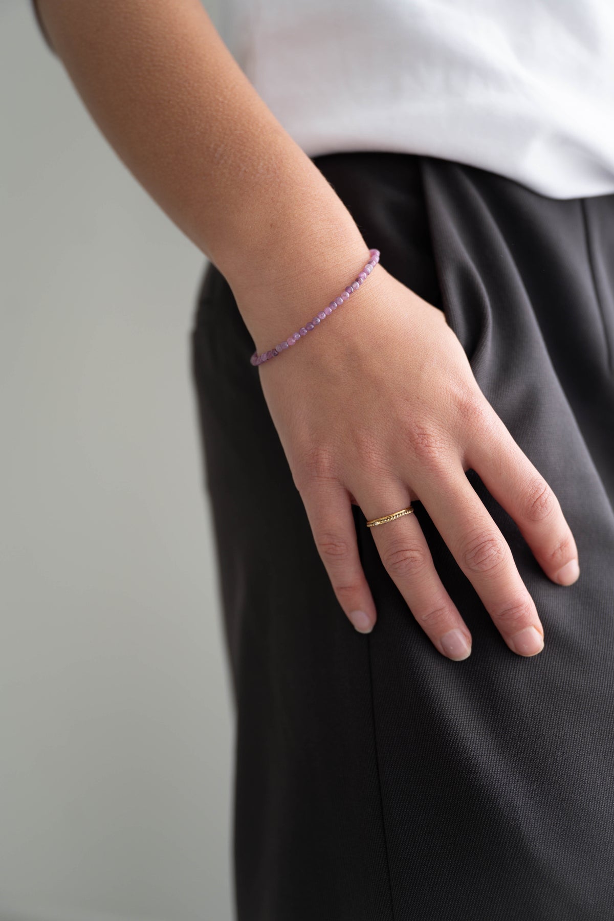 roze lila robijn edelsteen kralen armbandje om damespols