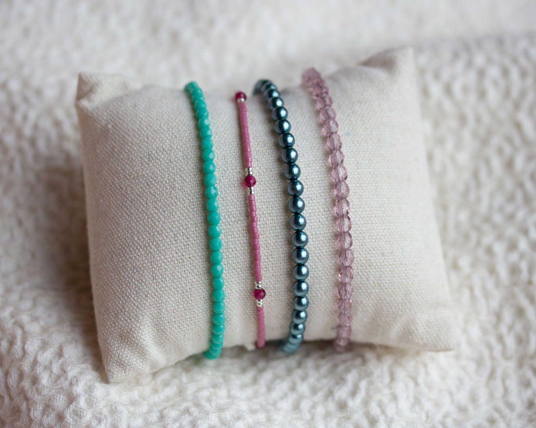 Hug me old pink Saitee armbandje