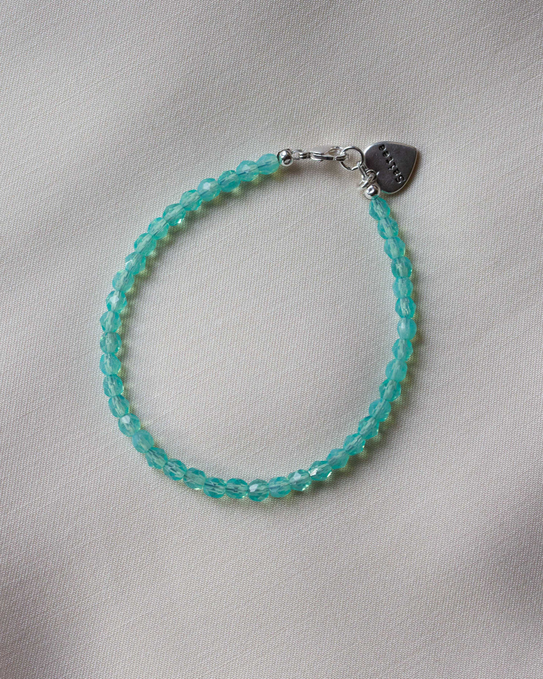 Hug me aqua Saitee armbandje