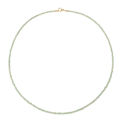 groen fijn kralenkettinkje gemaakt van aventurijn edelsteen met gouden slotje