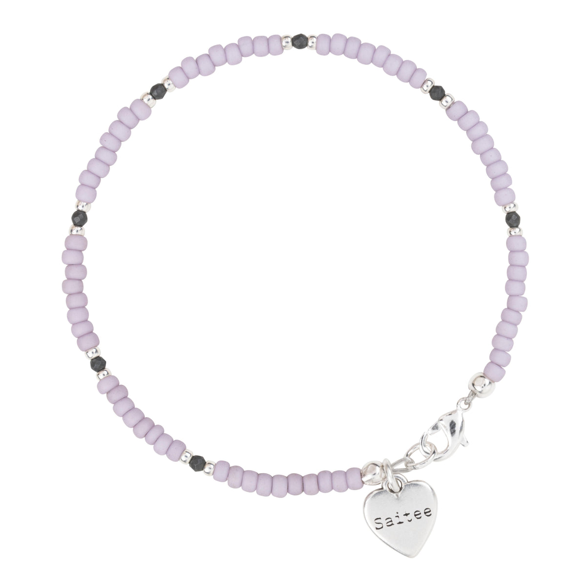 lila kralenarmbandje met hartje