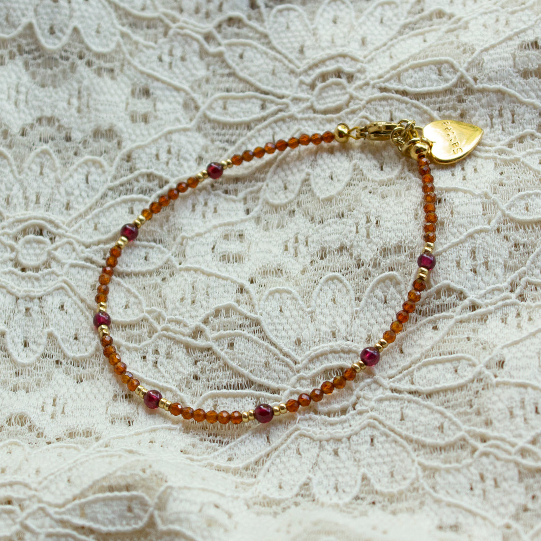 garnet limited edition armbandje