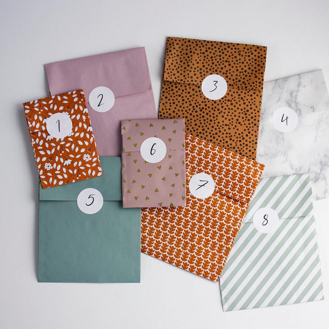 adventspakket van saitee met 8 genummerde zakjes