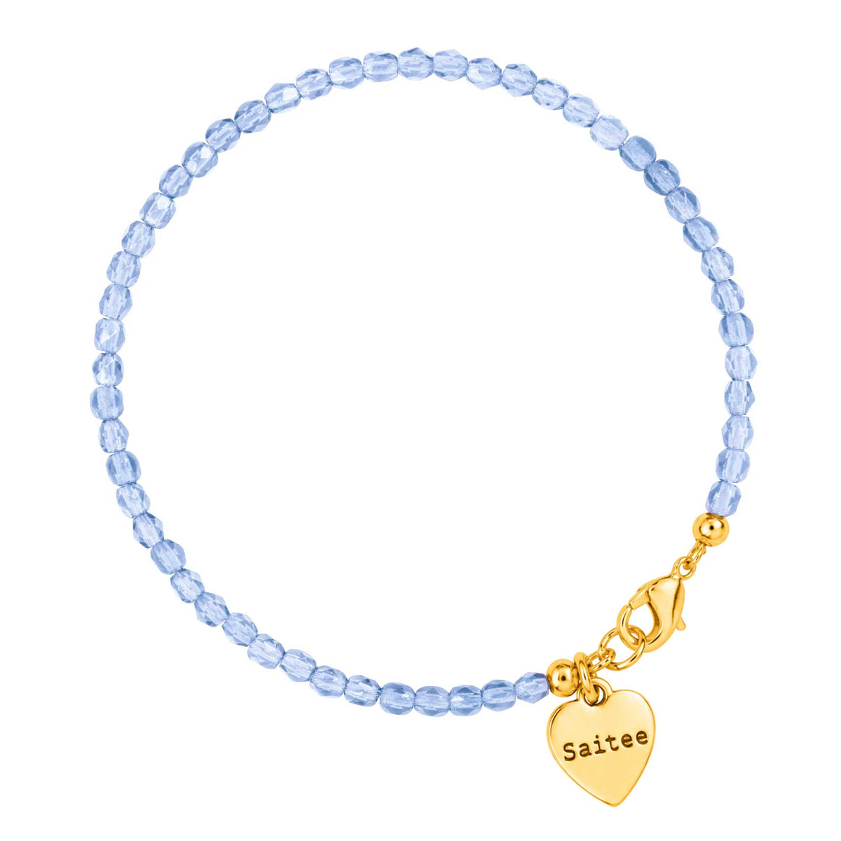 fijn lichtblauw kralenarmbandje met goud slotje en hartjes bedel